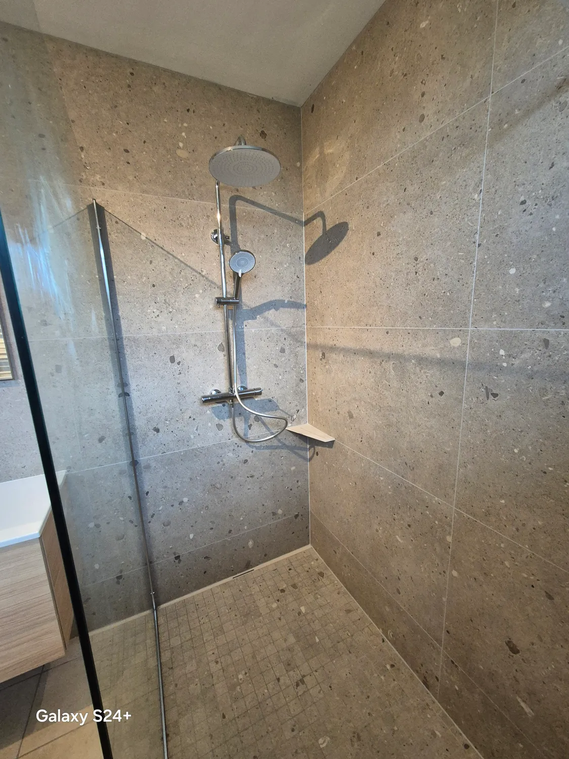 carreleur montebourg